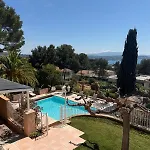 Les Lauriers 5 Etoiles - Maison Provencale * Бандоль